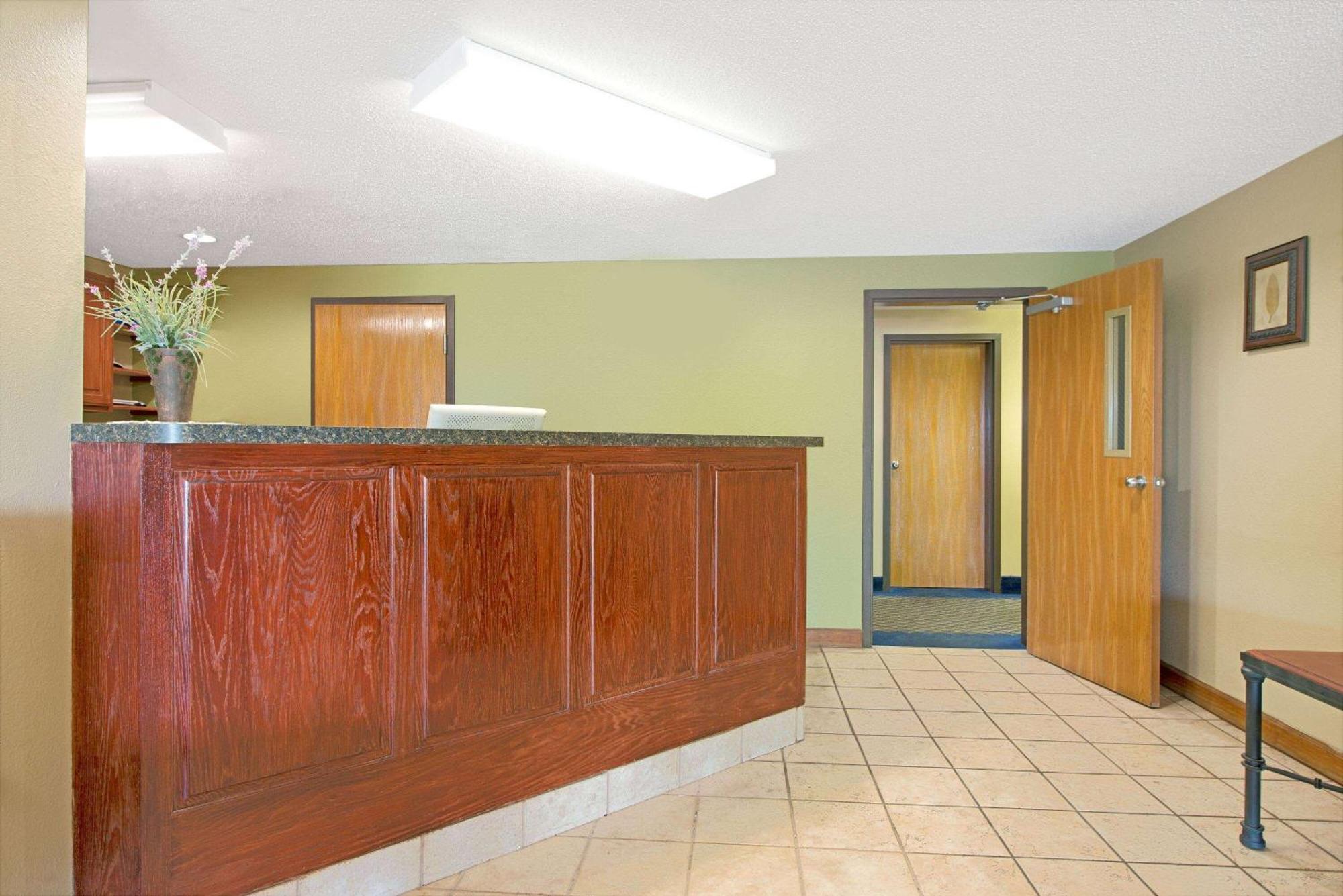 מלון Saint Clair Super 8 By Wyndham St. Clair Mo מראה חיצוני תמונה